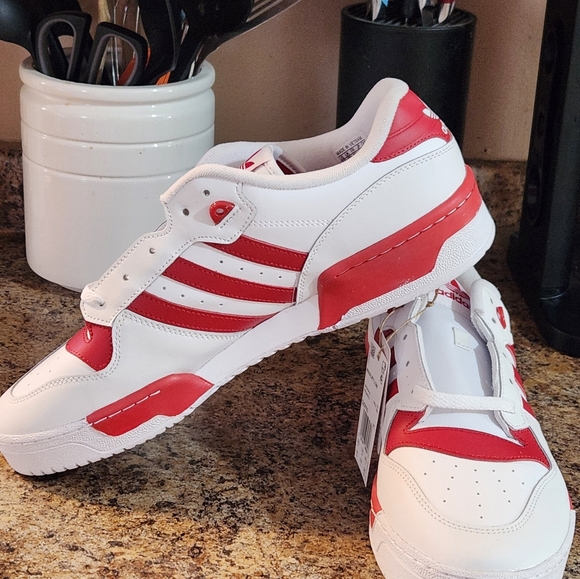 Adidas rivalry low top sneakers. - Picture 7 of 13